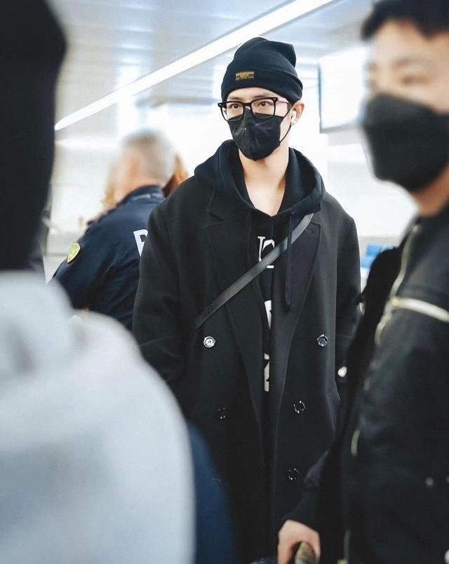 肖战开通海外社交账号，十小时疯狂涨粉20多万！