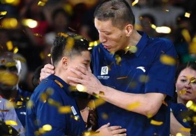 13岁男孩身高1米91 网友：原来是巴特尔儿子 