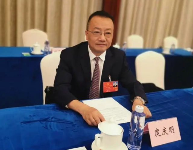 代表建议父母满65岁子女每年享陪护假、春节9天长假、高考外语降至100分