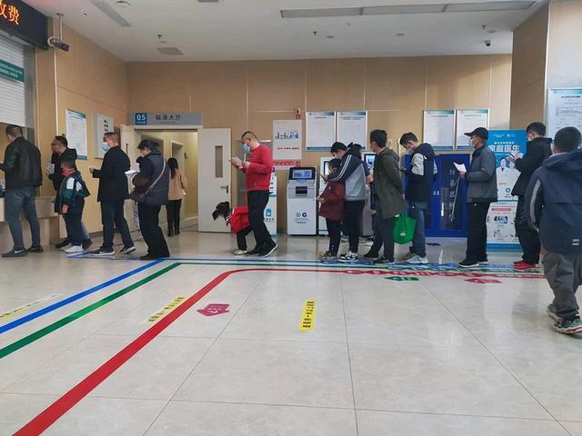 刚熬过新冠的人 又被甲流放倒 同样咳嗽发烧嗓子疼
