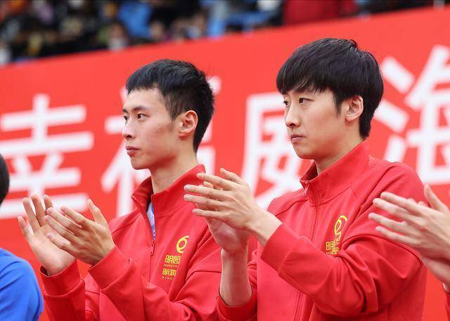 王楚钦3-1战胜徐瑛彬 林诗栋横扫薛飞 特鲁姆普两连胜 ！