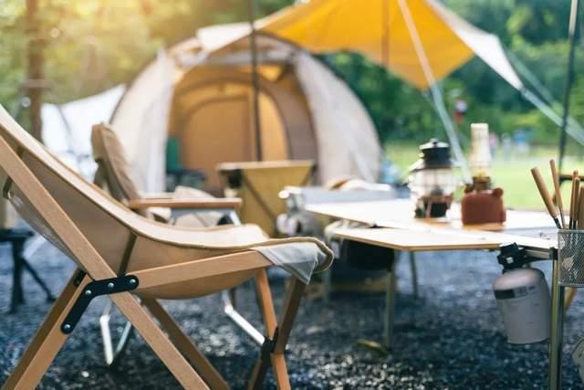 露营倒闭潮来袭 围炉煮茶也过时 能旅游谁花钱露营