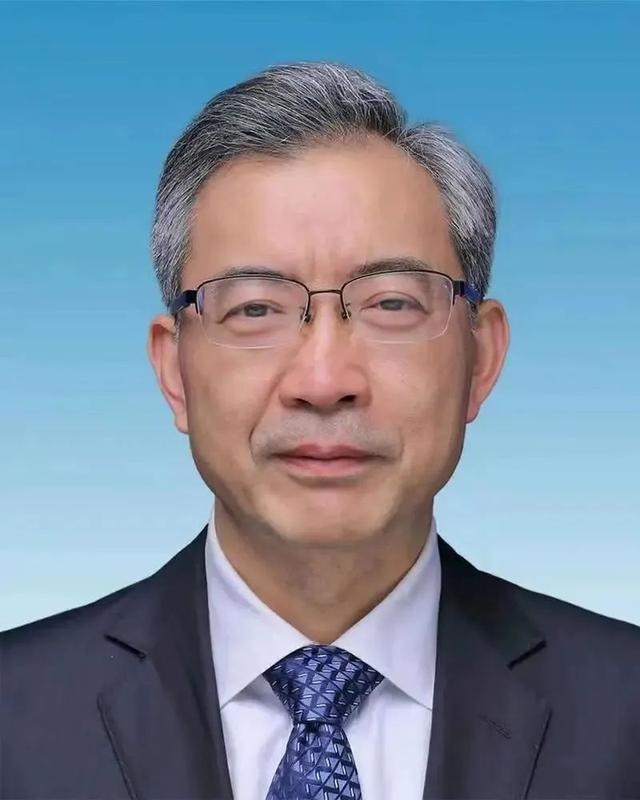 南京大学召开教师干部会议，中央组织部副部长到会宣布谈哲敏担任南京大学校长