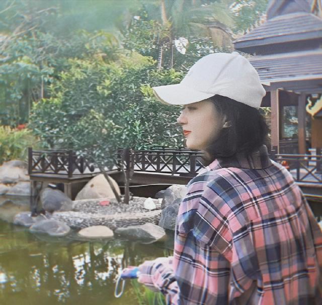 赵丽颖短发近照曝光又清瘦不少 网友猜测是又要有新作品了吗