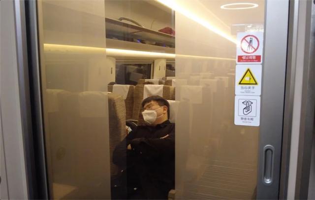 乘坐复兴号可选静音车厢：坐火车再也不怕吵了！