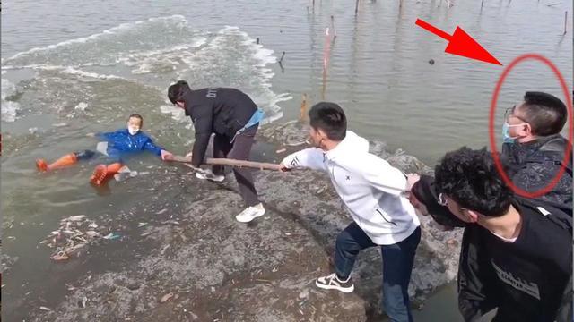 3名救人青年获万元奖励，是来哈尔滨参加研究生复试的大学生 还有一位未找到