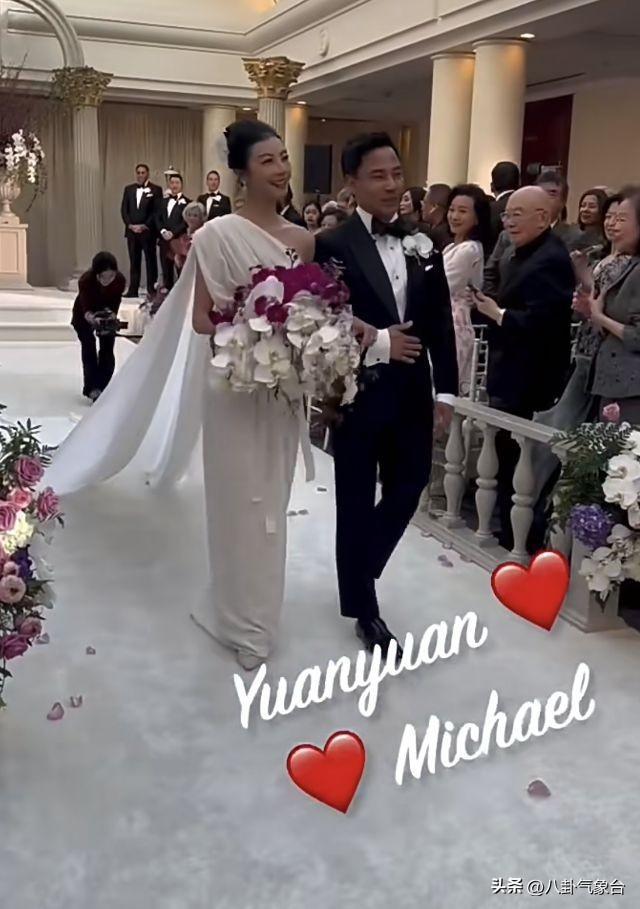 芭蕾舞演员谭元元美国大婚，新郎小她8岁，知三当三被诟病