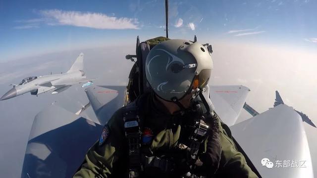  东部战区演练出动轰炸机 空军航空兵，时刻准备战斗