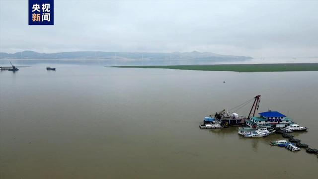 鄱阳湖今年首次突破12米枯水线 水位逐渐回升