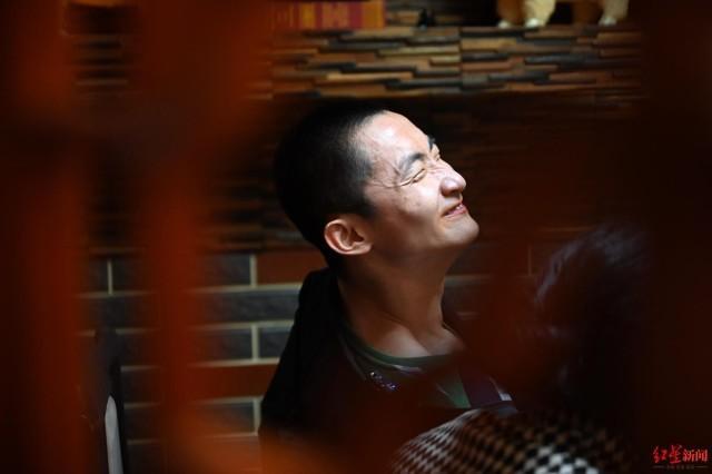 脑瘫男孩即将“博士”毕业：历经长达12年旁听生涯
