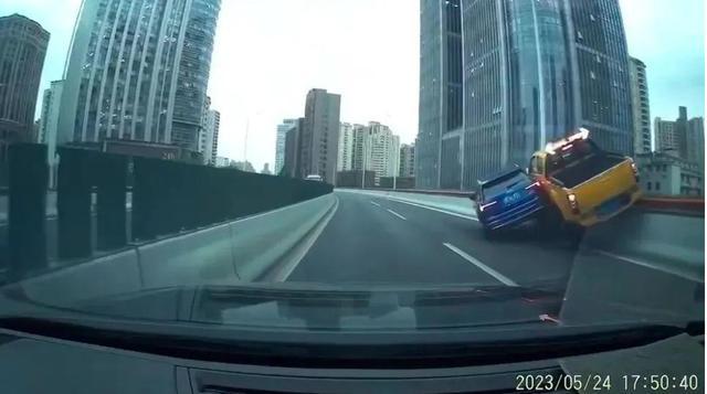 上海高架斗气车主或涉什么罪名?危险驾驶需担刑责