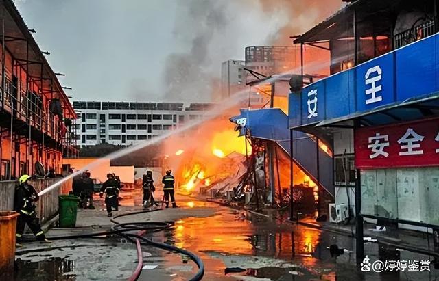一临时工棚发生爆燃致5死 官方通报事故原因