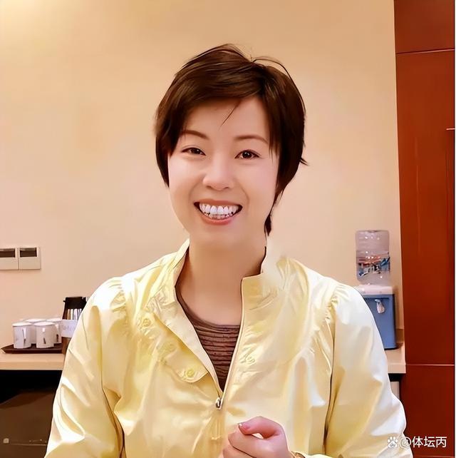 张怡宁近况 一双儿女像妈，62岁丈夫挺拔