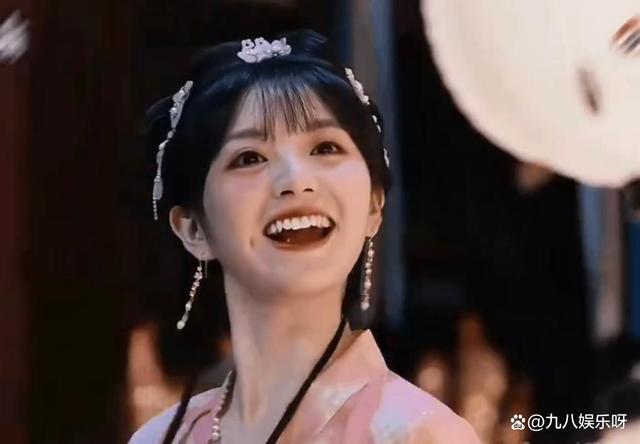 曝王鹤棣田曦薇将合作，细心网友发现新剧导演点赞了两人合作的消息
