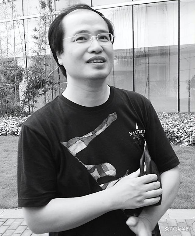 于文华与丈夫同台，长这模样难怪不露面！看中朱之文是老公的原因是这个
