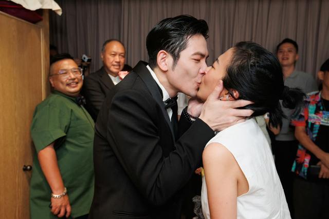 萧敬腾宣布向经纪人林有慧求婚成功 周杰伦夫妇现场见证