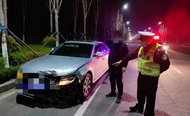  警方通报一车辆连撞多人 当事人口述事发经过饶是她躲得再快还是被撞得受了伤
