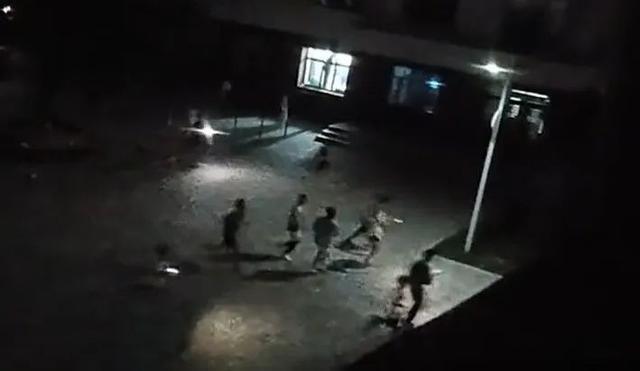 高校女生宿舍疑闯入3名陌生男子 校方：就一个 已抓获