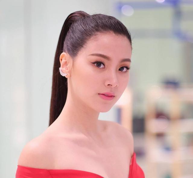 梦幻同框!泰国女星小水与杨颖靓丽合影 网友:都是大美女