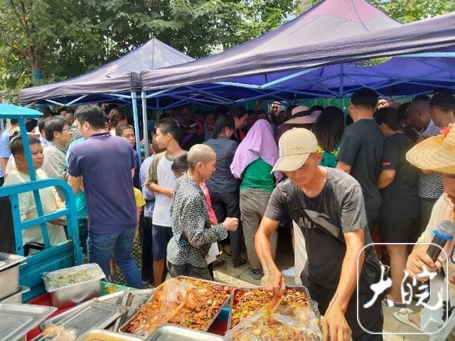 合肥“10元吃30多样菜”宣布暂时关门 8