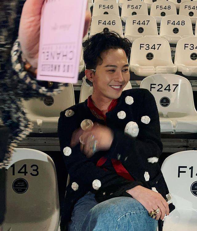 权志龙疑似已与YG解约 粉丝开心：无条件支持其一切决定