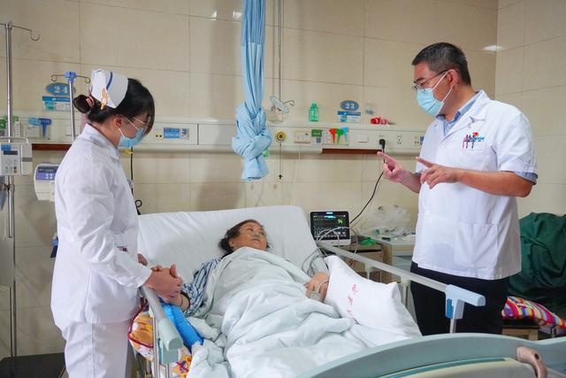 女子心脏停跳后被救回，是扬中市完成的首例体外循环下心脏手术患者