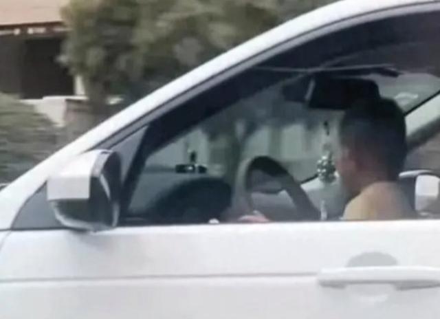 路人拍到一男童开陕a牌照路虎上路，后续：车主被罚款250扣4分