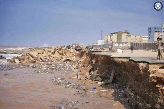 利比亚洪灾超5000人遇难 “城市的25%消失了”