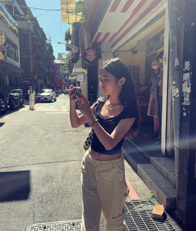 曹格女儿Grace近照,肉脸太萌等比例长大