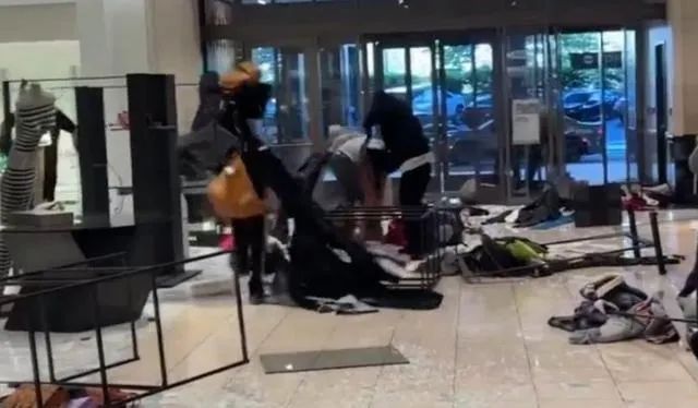 美国费城多家商店遭洗劫：零售巨头无奈关店 大量超市给商品上锁