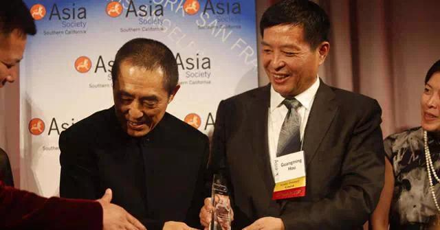 老艺术家张艺谋的沉默反击，震撼娱乐圈！