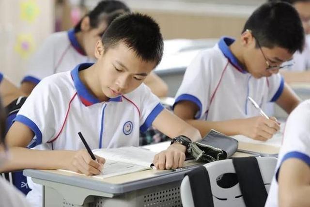 初中学生有“福”了，明年将迎来“分配生”制度，中考难度下降