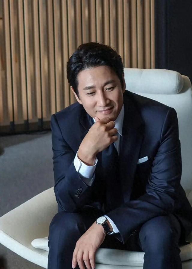 韩星李善均承认吸毒，近期毛发检测结果为阴性