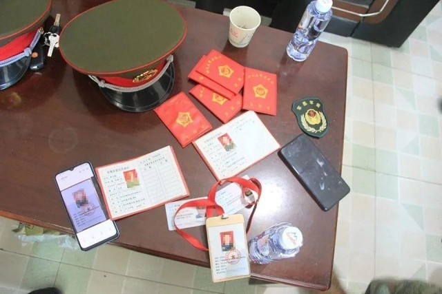 两男子假冒北京军区工作人员被抓 冒充军人招摇撞骗