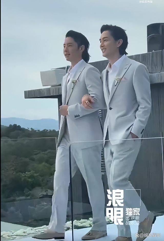 李承铉出席李铢衔婚礼 吴建豪作为伴郎挽手欢乐出席