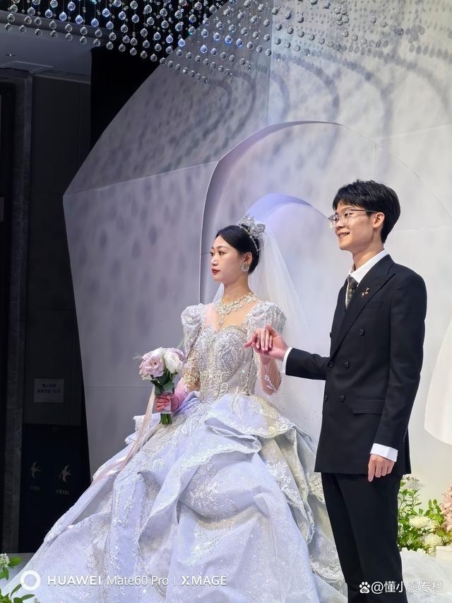 大四学生请假回家结婚 同学羡慕不已:这才是人生赢家
