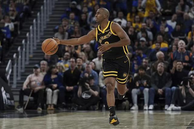 效仿哈登模式！保罗15+12创5项勇士生涯纪录 仅1失误完胜范乔丹