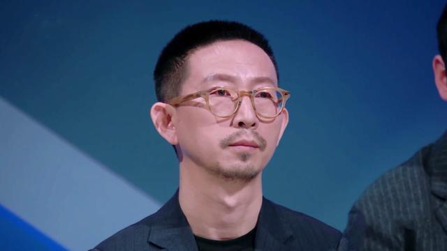 丁太升评五月天演唱会，称不开麦半开麦都是假唱