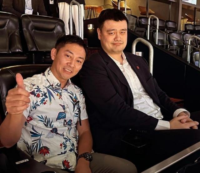 姚明被拍到抵达冲绳！受邀观摩日本B联赛2024全明星周末！