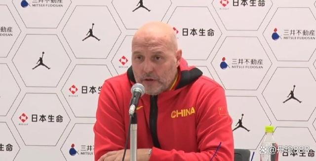鲍仁君：男篮输给日本 真的换教练就能赢吗