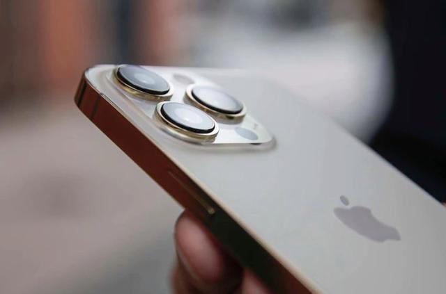 iPhone16Pro配四重棱镜 摄像头完美了！