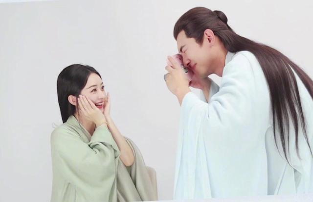 赵丽颖林更新拍立得好甜:笑容灿烂好可爱,心动了!_新闻频道_中华网