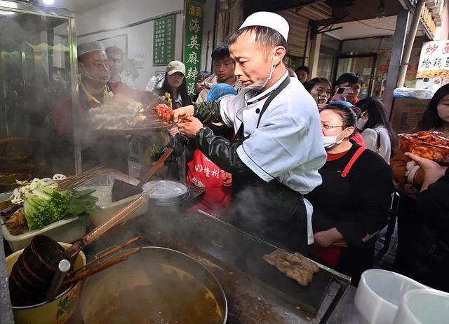 天水麻辣烫怎么火的？甘肃文旅揭秘：及早谋划多措并举