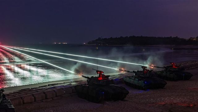 解放军发出统一强音，大陆海空军出动，战机整夜出动，台军紧急备战，要搞实弹射击