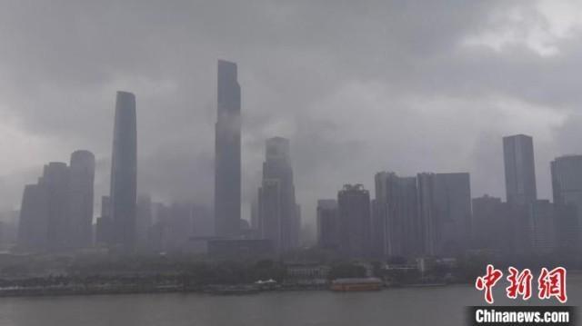 广州遭遇强降雨等极端天气 全市已转移279人排查隐患