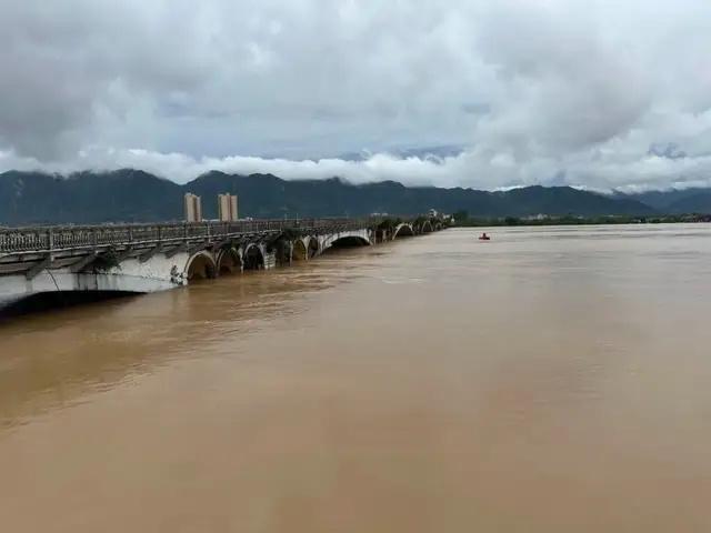 广东北江或现接近百年一遇洪水 多地严阵以待，全力应对极端降雨