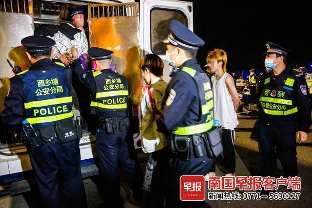 “炸街”扰民？广西南宁警方凌晨围堵大量鬼火少年