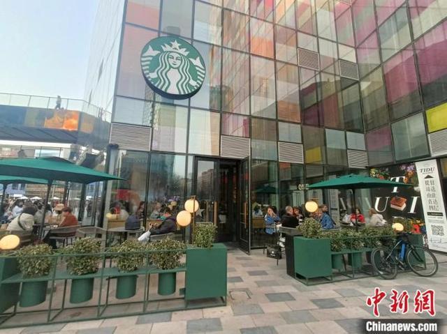 星巴克悄悄打折了？低价策略应对市场挑战