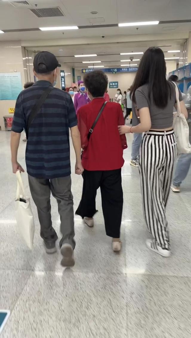 我在医院当患者“临时家属”
