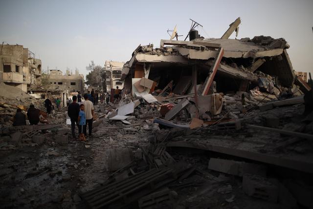 遭以军轰炸7个月后的加沙现状 废墟中的生活困境(2)